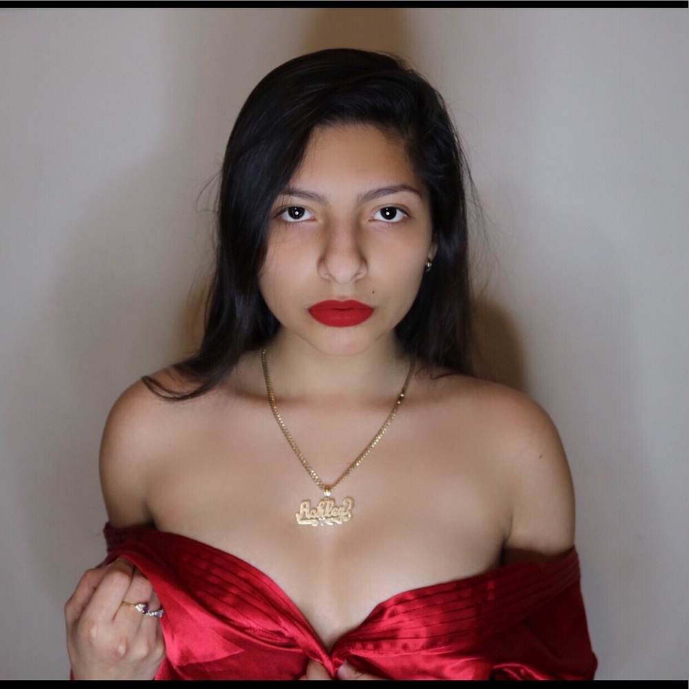 Meet your Posher, Ashley